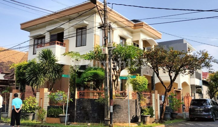 2-Story Mediterranean House, Super Nice & Move-In Ready 2