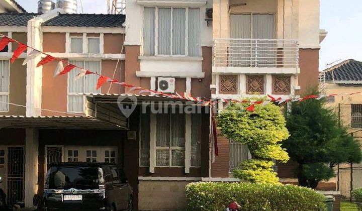 For Sale: 2.5-Story House in Victoria Garden with Free AC, Water Heater, etc.