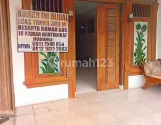 For sale: Main house and 2-story boarding house in a strategic location... Close to public facilities, educational facilities, and a hospital.