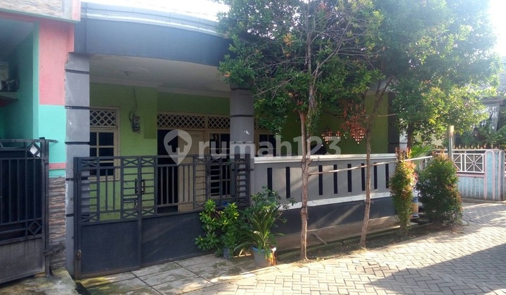 Jalan Jayanegara Raya House (Land Size/Building Area 105/108 m²) - Corner Lot