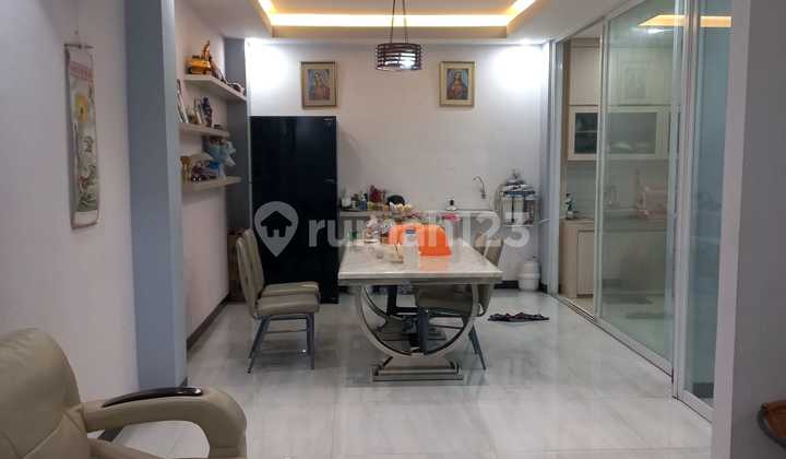 Palm Garden Sustainable House (Size 10x20 m)