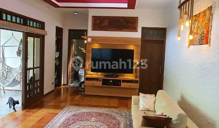 Megapolitan Depok House (Land Area/Building Area 340/210 m2)