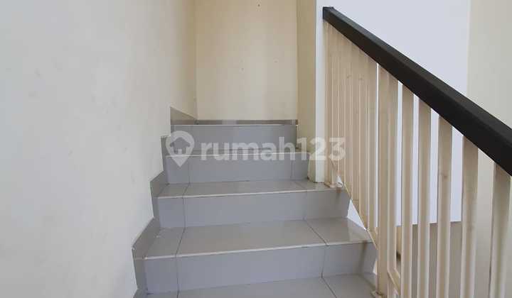 Rumah Green Lake City (Ukuran 8x18 m) 2