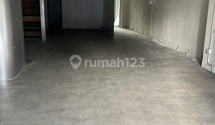 Disewakan Ruko Luas Bagus Jalan Raya Panjang Cocok Showroom 2