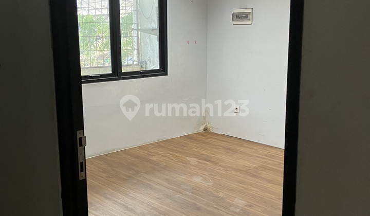 Disewakan Ruko Parkir Luas Jalan Raya Besar Green Garden 1