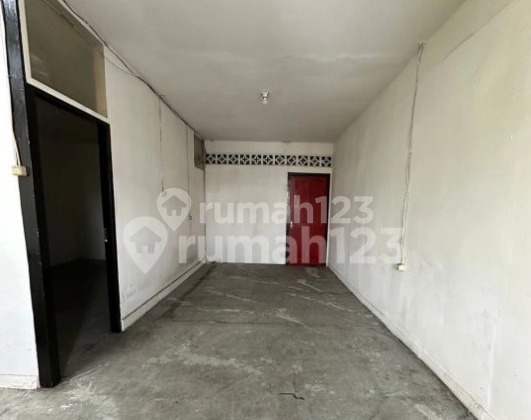 For Rent: Commercial Space on Main Road, East Jakarta City Center