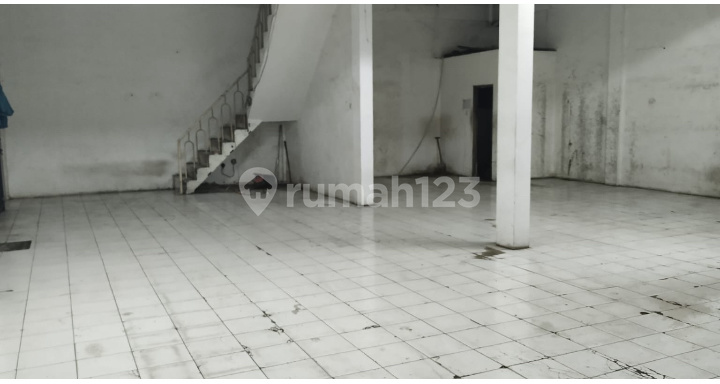 For Rent: Twin Shophouse, Wide Main Road, Strategic Location