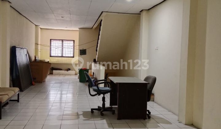For Rent: Shop House in Central Jakarta, Close to Everything 2
