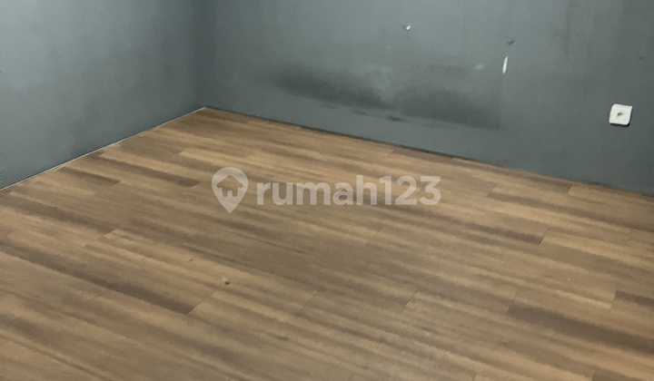 Disewakan Ruko Parkir Luas Jalan Raya Besar Green Garden 2