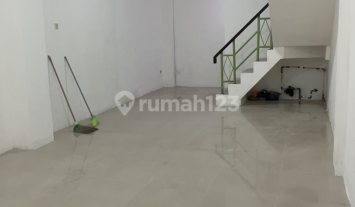 For Rent: Good Tanjung Duren Shop House Ready to Use, Prime Position, Good Parking Available 1