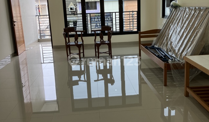 Dijual Ruko Baru Siap Huni Superr Murah Jakbar