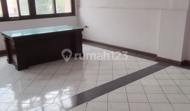For Rent, Attached Shop House with Spacious Parking in South Jakarta 1