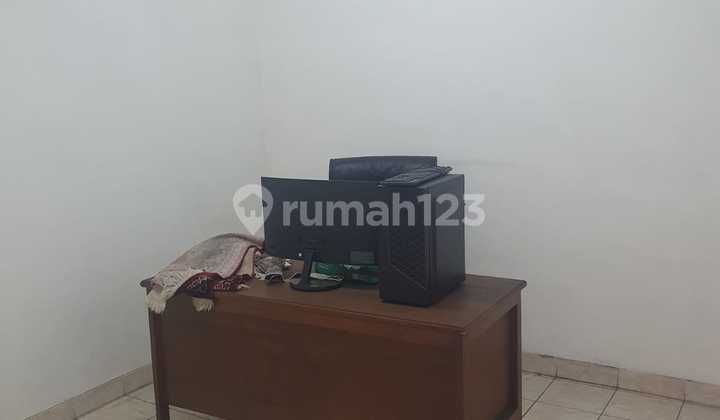 Disewakan Rumah Lebar Murah Pinggir Jalan 2