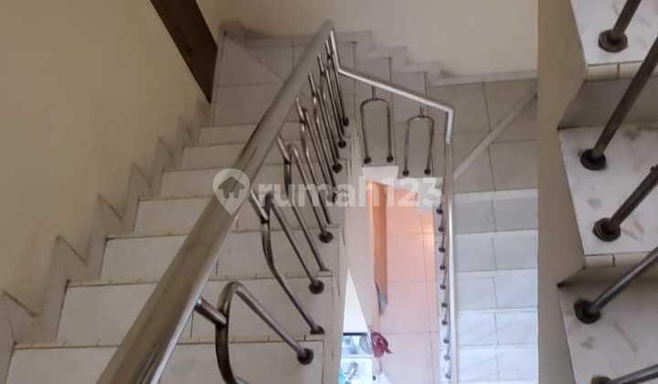 For Rent House Jelambar Ready to Live In Very Cheap Can Sell 1