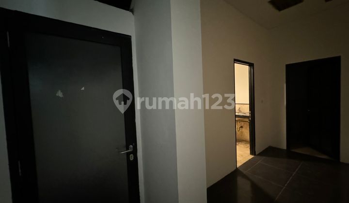 Luxury House for Sale in Kemang, Prime Strategic Location 2