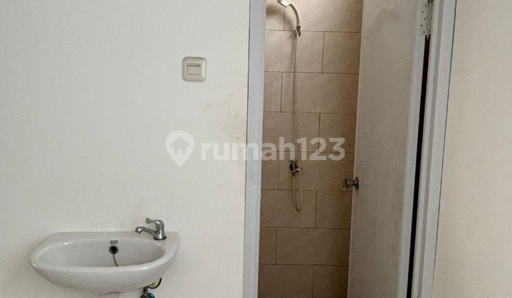 For Rent: Adjacent Shophouse in Greenville West Jakarta, Rare Find 2