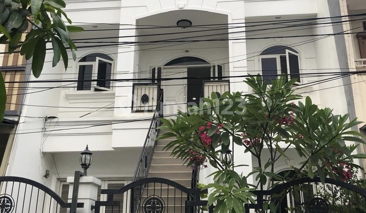 Dijual Rumah Kelapa Gading Modern Classic Siap Huni