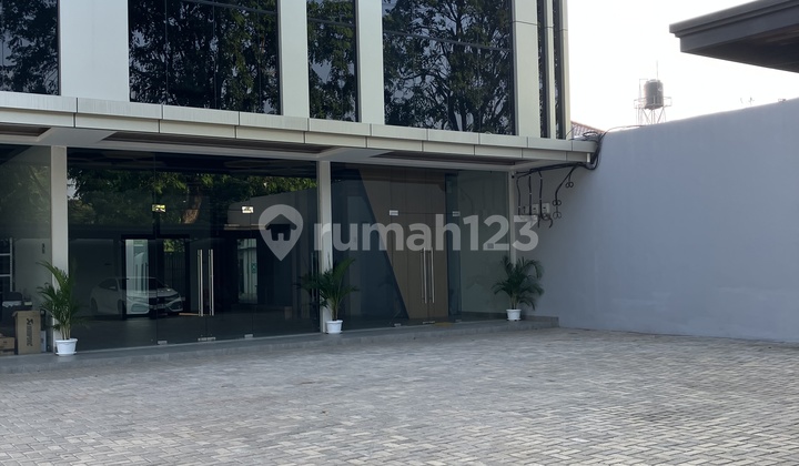 For Rent New Luxurious Super Nice Shop House Positioned on 4-Lane Main Road
