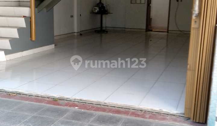 For Rent: Shop House with Large Yard, Ready to Use 2