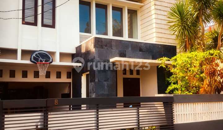 Rumah Modern Terawat di Cluster Condet Jakarta Timur Rumah Modern Terawat di Cluster Condet Jakarta Timur