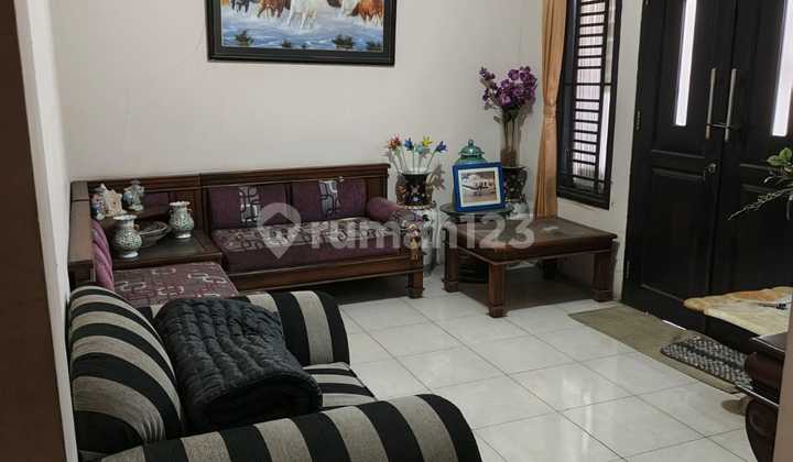 Rumah Modern Terawat di Jln Saturnus Margahayu 2