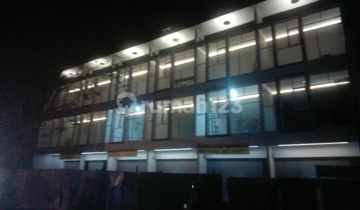 Strategic 2.5-Storey Shop House by Cisirung Roadside, Dayeuhkolot 2