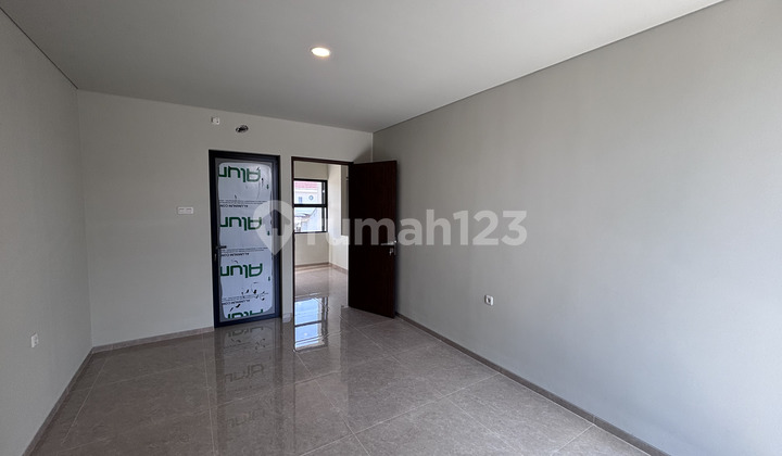 Rumah Baru Modern 2 Lantai di Komplek Kembar Sayap Regol