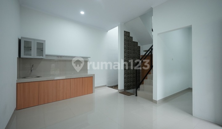 Rumah Baru Modern 2 Lantai di Ciganitri Buah Batu Bandung