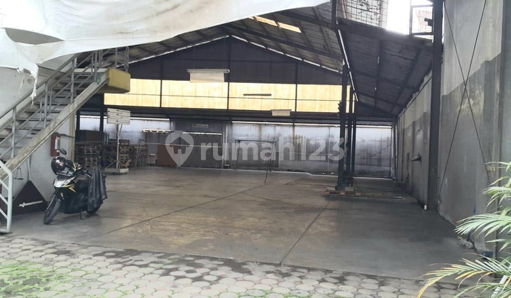 Warehouse for sale on Jl. Raya Kopo, Bandung Warehouse for sale on Jl. Raya Kopo, Bandung