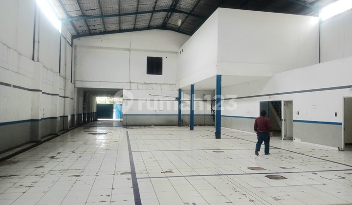 Sewa.ex.showroom.siap.pakai.di.mainroad.soeta.