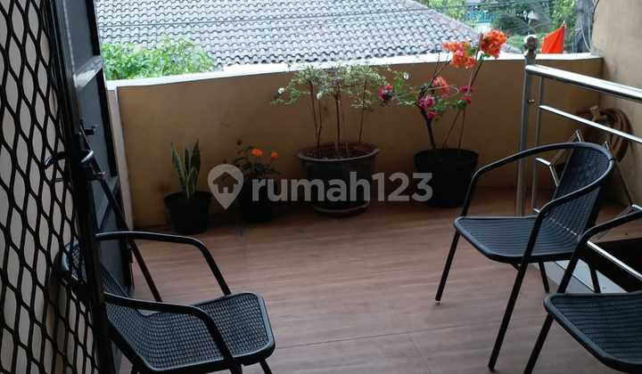 Nice and Affordable 3-Story House in Harapan Indah 1 Bekasi 2