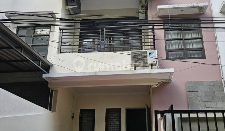 Rumah 3 Lantai Di Bcs Kelapa Gading Jakarta Utara