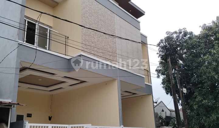 Rumah Bagus Minimalis di Harapan Indah Medan Satria Kota Bekasi 2