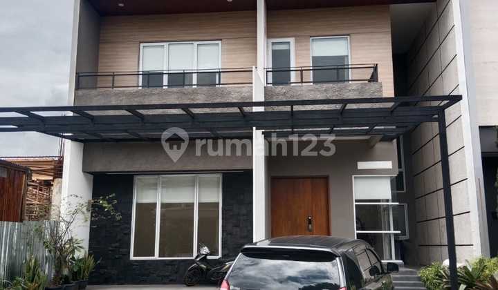 Dijual Rumah Cantik dan Mewah di Cluster Onyx.siapa Pakai Aman Stategis dan Bebas Banjir.