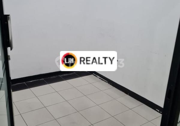 3-STOREY SHOPHOUSE WITH A VERY STRATEGIC LOCATION IN HARMONI, CENTRAL JAKARTA 2