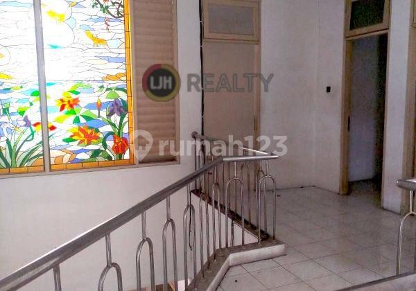 Rumah 2 Lantai Lokasi Strategis Siap Huni, Tomang, Jakarta Barat 2