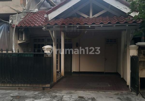 Rumah di pondok Indah jakarta selatan 