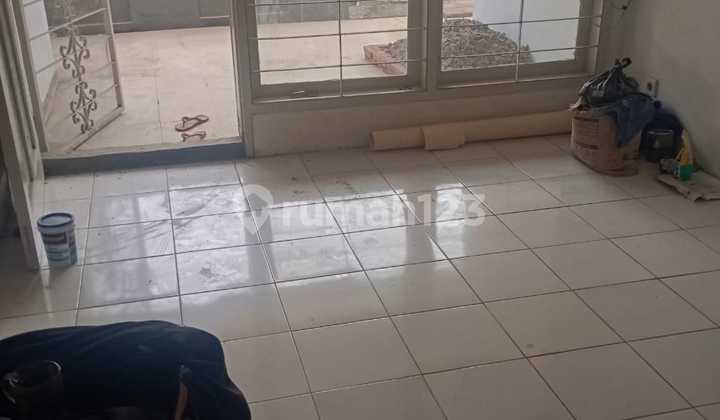 Di Jual Rumah Rumah Tua Lokasi Strategis Pinggir Jalan Raya di Kemanggisan, Jakarta Barat