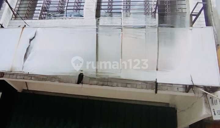 Strategic 4-Story Shop House in Cideng, Central Jakarta, Suitable for Business Strategic 4-Story Shop House in Cideng, Central Jakarta, Suitable for Business