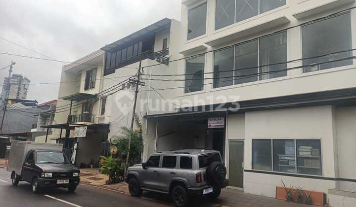 Dijual Kantor Strategis + Basement 3 Lantai di Kemanggisan, Jakarta Barat