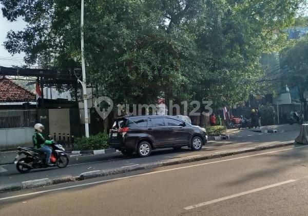 Jual Rumah Tua, Hitung Tanah Lokasi Komersil 200Meter ke Mall Sarinah 2