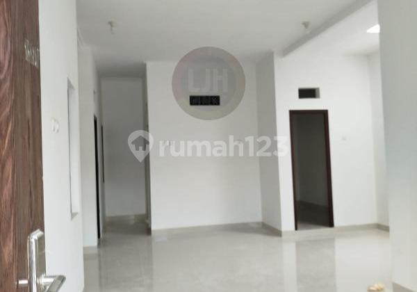 Jual rumah bagus dengan lokasi strategis di tanjung duren jakarta barat  2