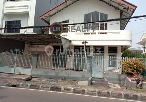 Rumah 2 Lantai Lokasi Strategis, Tanjung Duren, Jakarta Barat 