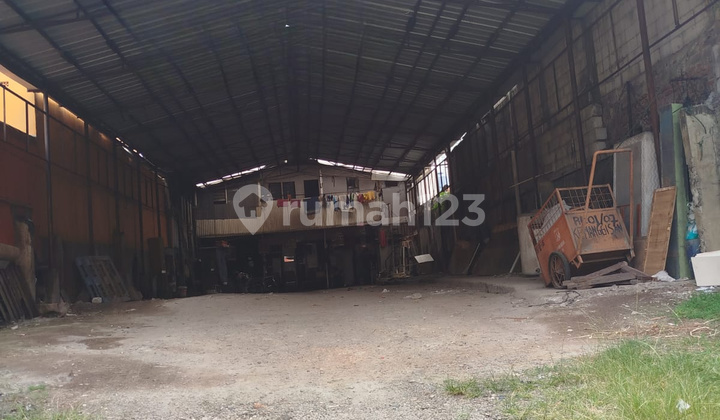 For Sale Commercial Land in Kemanggisan, West Jakarta. Suitable for Building Warehouses, Offices, Boarding Houses, and Homes.