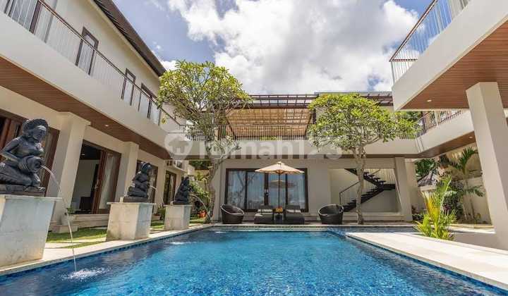For Sale Villa Mewah 5Br, 2 Lantai View GWK. Lokasi Strategis at Jimbaran Bali