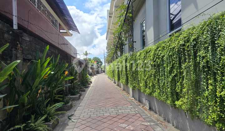 Tanah Kotak dan Strategis di Legian, Seminyak Bali Dekat Starbuck dan Hotel. Akses Jalan Besar