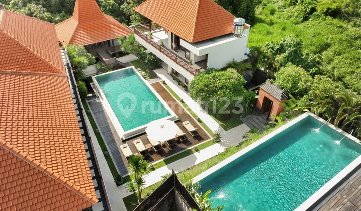 For Sale 9 Bedrooms Luxury Villa At Canggu, Badung Bali