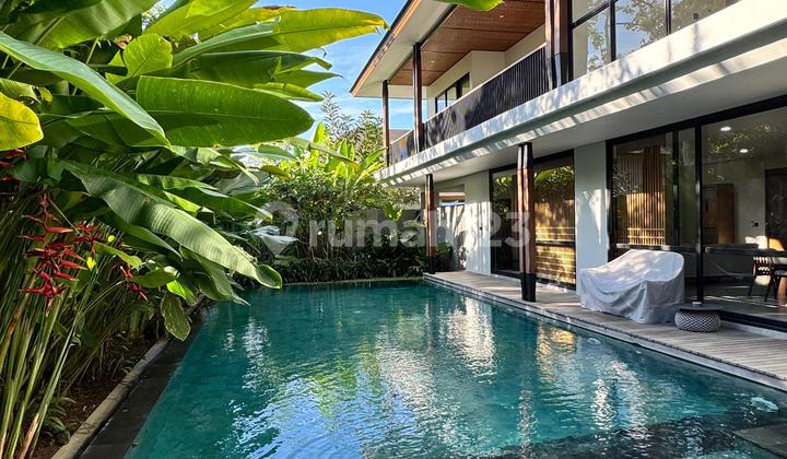 Luxury Modern Tropical Villa in Jimbaran Located within an Exclusive Resort-Style Residential Area 1