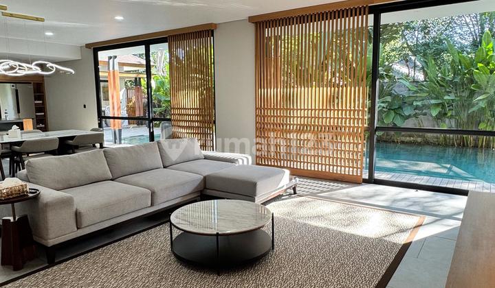 Luxury Modern Tropical Villa in Jimbaran Located within an Exclusive Resort-Style Residential Area 2