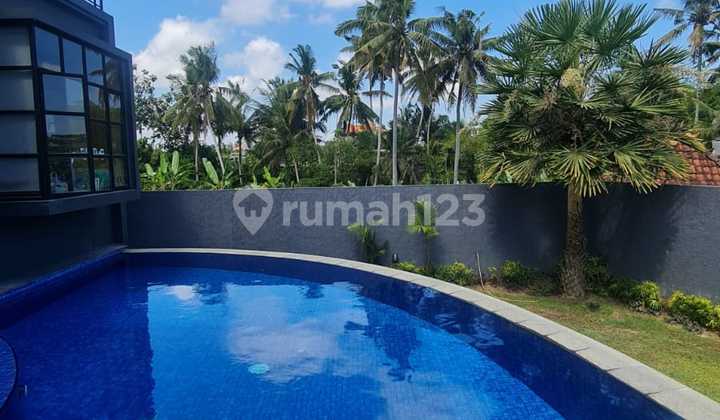 Villa Mewah Lokasi Strategis Dengan View Sawah, di Ubud Bali 2
